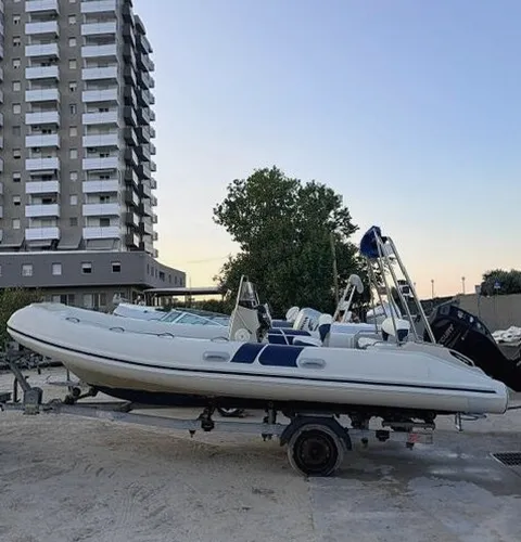 alquiler de barco sin licencia en Llafranc, Cataluña